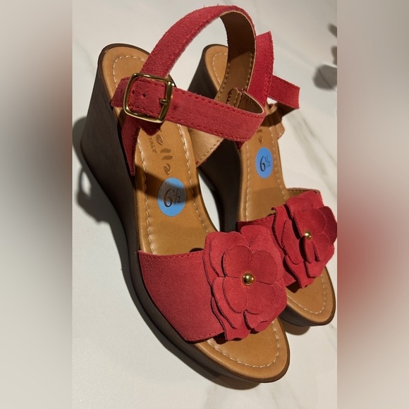 Mariella Shoes - Mariella Wedge Heel Sandals
Women's 6 1/2 Gold Suede Leather